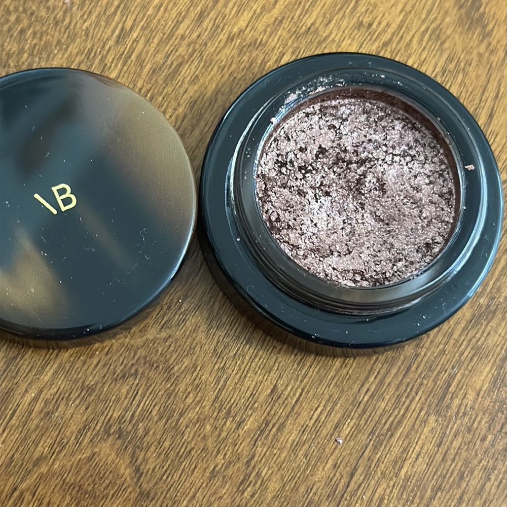 Victoria Beckham lid lustre eyeshadow in tea rose